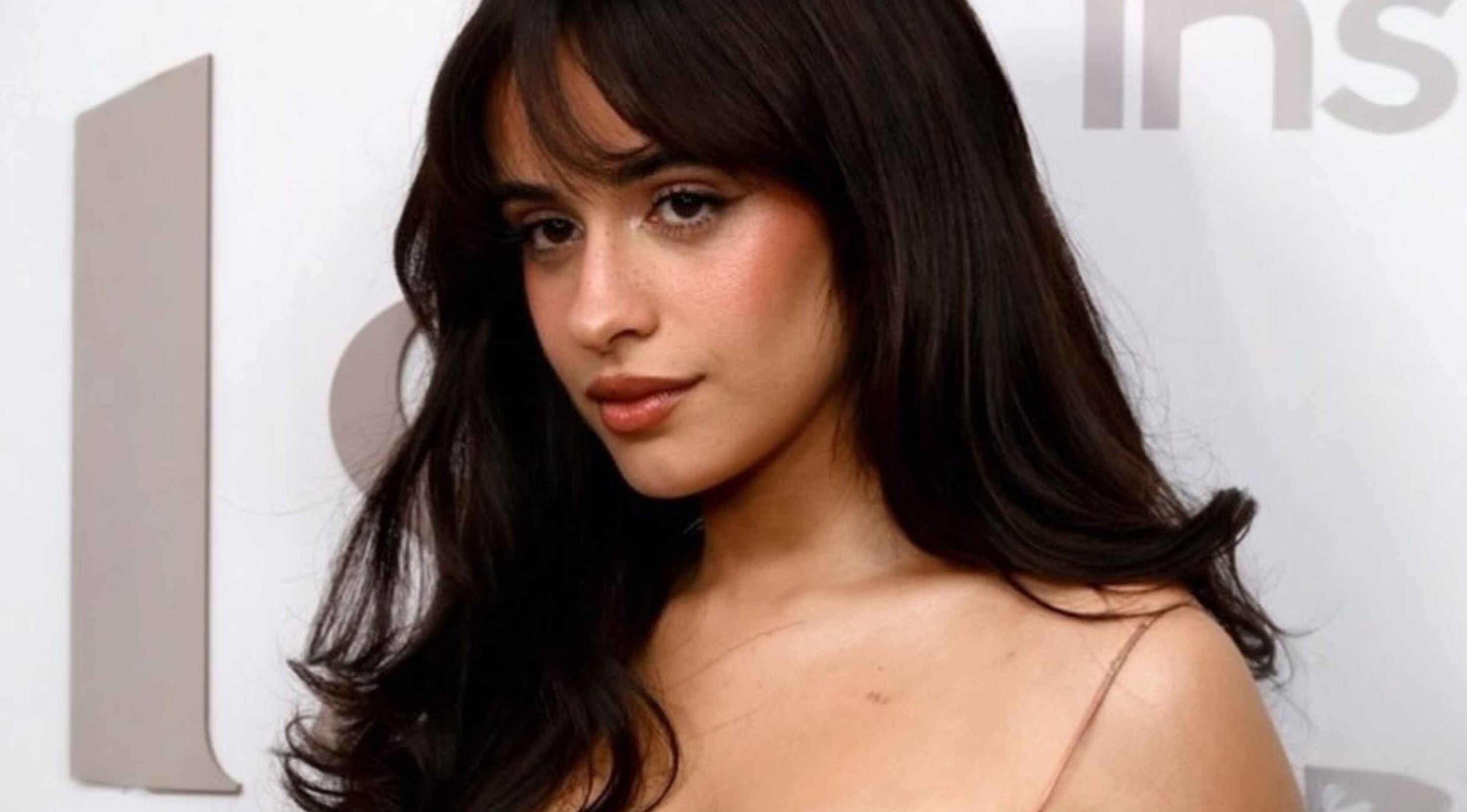 What Are Curtain Bangs