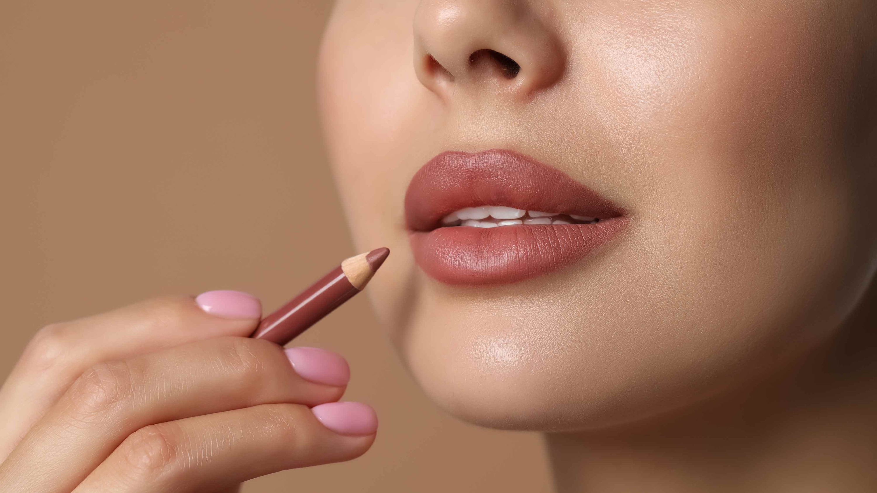 How to Apply Lipstick on Dark Tone