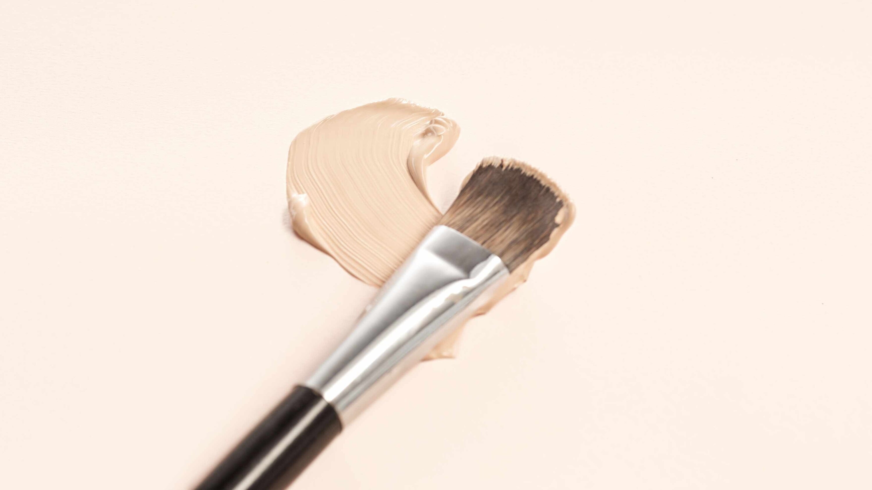 Top Benefits and Uses of Tinted Sunscreen for Glowing Skin