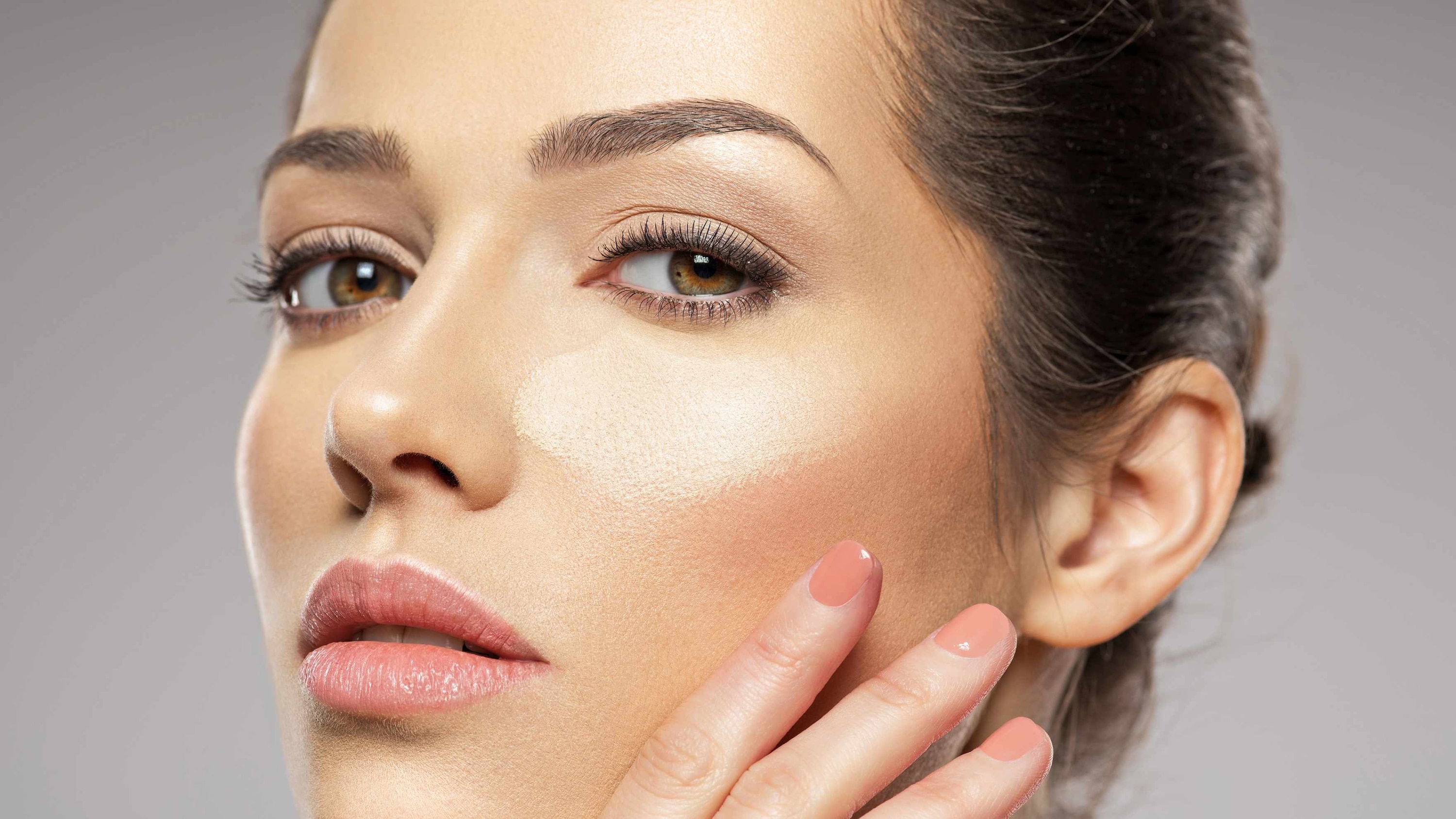 What Is Tinted Sunscreen &amp; Why You Should Use It Daily?