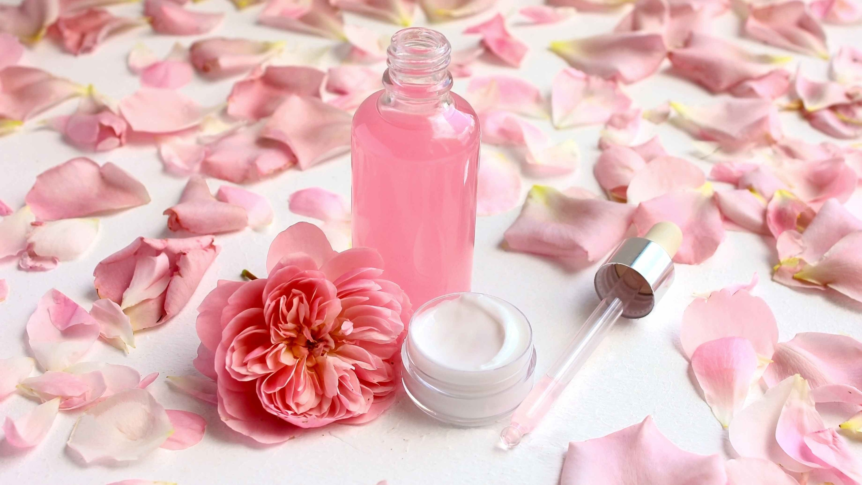 Benefits of Rose Water for Dark Circles and Puffy Eyes
