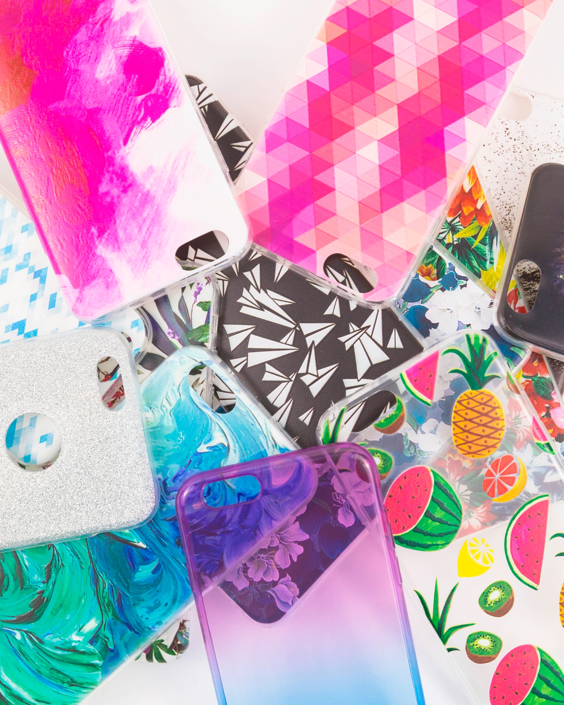 kado berkesan untuk wanita berupa phone case custom