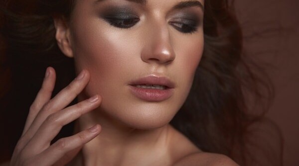 Sultry Smokey Eyes Made Simple With One Kajal
