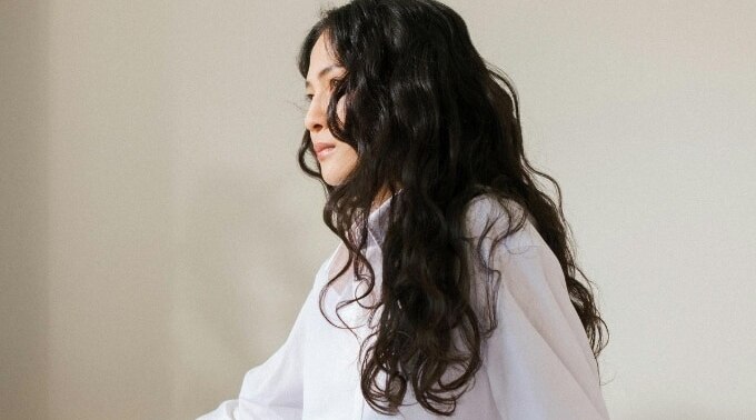Goodbye Flakes, Hello Glossy Dandruff-Free Hair