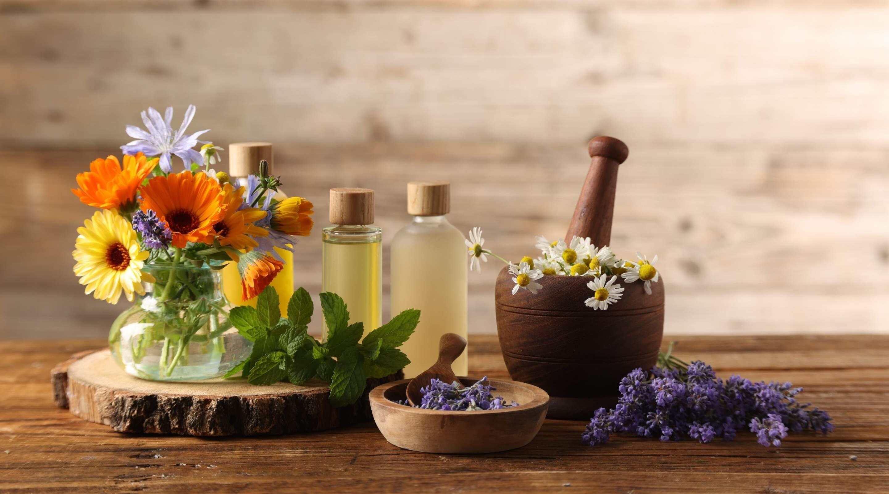 7 Best Essential Oils for Hair Growth and Thickness – Natural Solutions for Stronger Hair