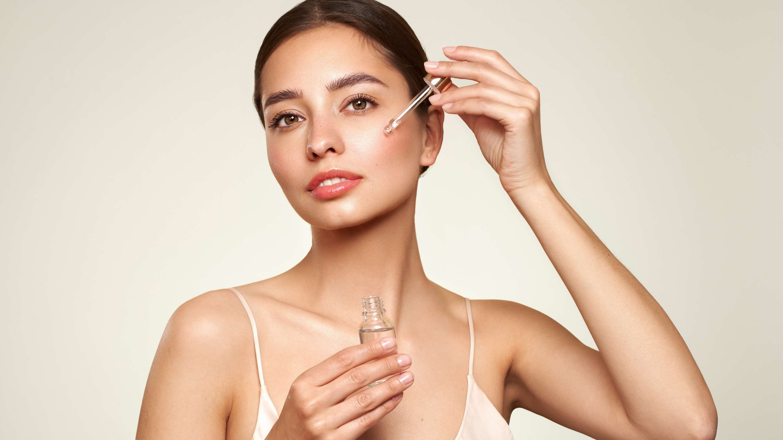 Face Serum Benefits and How to Use It for Glowing Skin