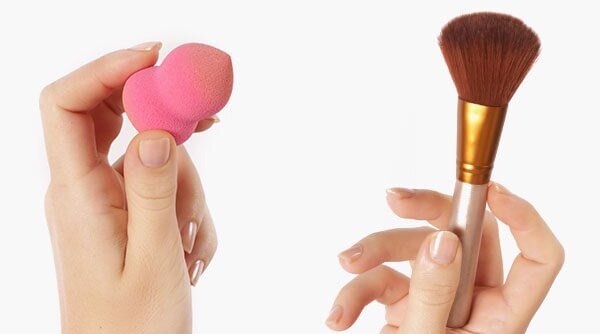 Makeup Brush Versus A Beauty Blender—Which One Should You Use To Apply Makeup?
