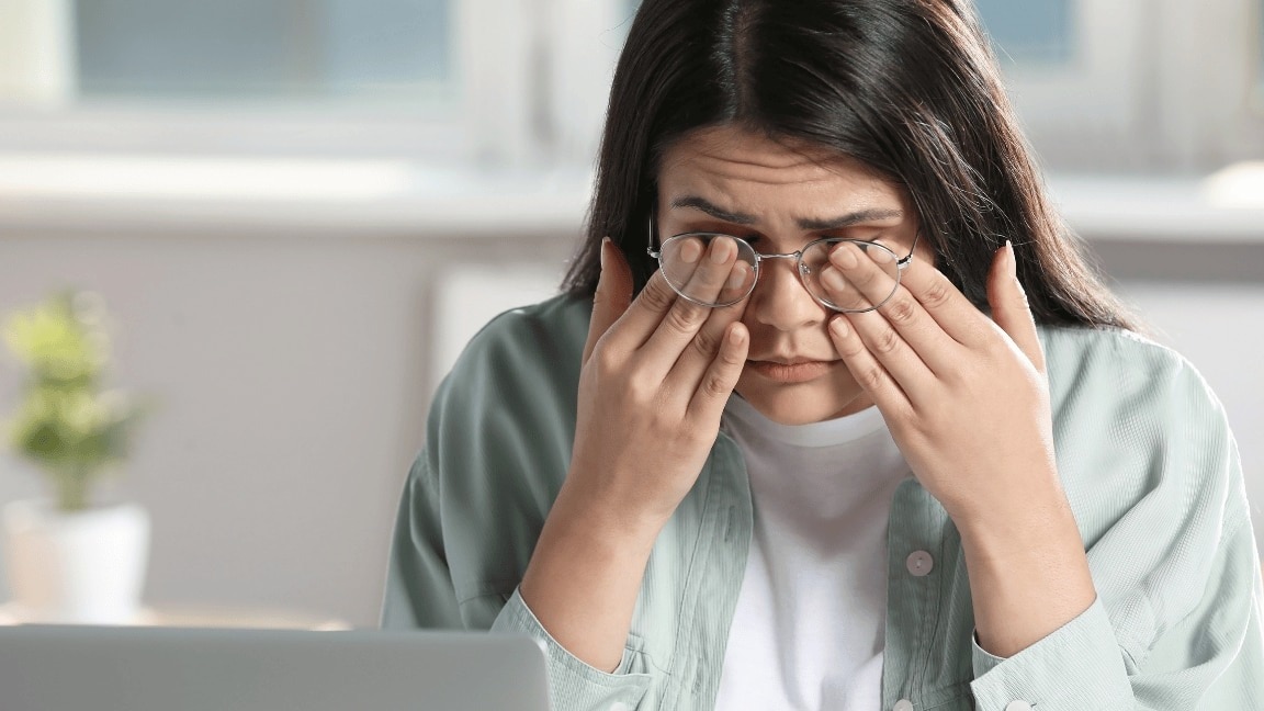 5 Makeup Tips Every Girl Who Has Watery Eyes Needs To Know