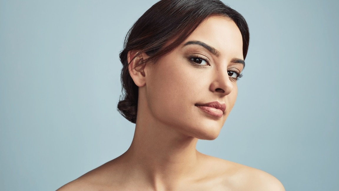 Oil for Face Cleansing: Benefits, Best Cleansing Oils & How to Use Them Right