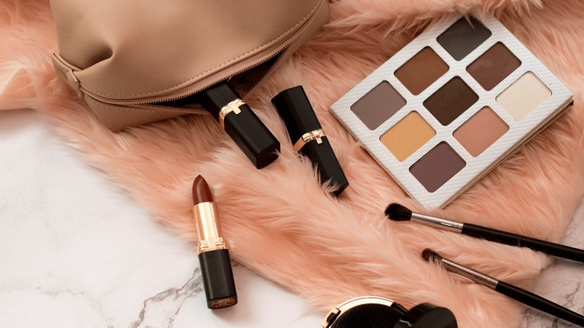 Difference Between Fake and Original Makeup Products: How to Spot & Avoid Counterfeits