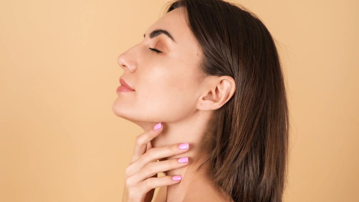 Image of How to Reduce Double Chin : 7 Best Double Chin Exercises for a Sculpted Jawline