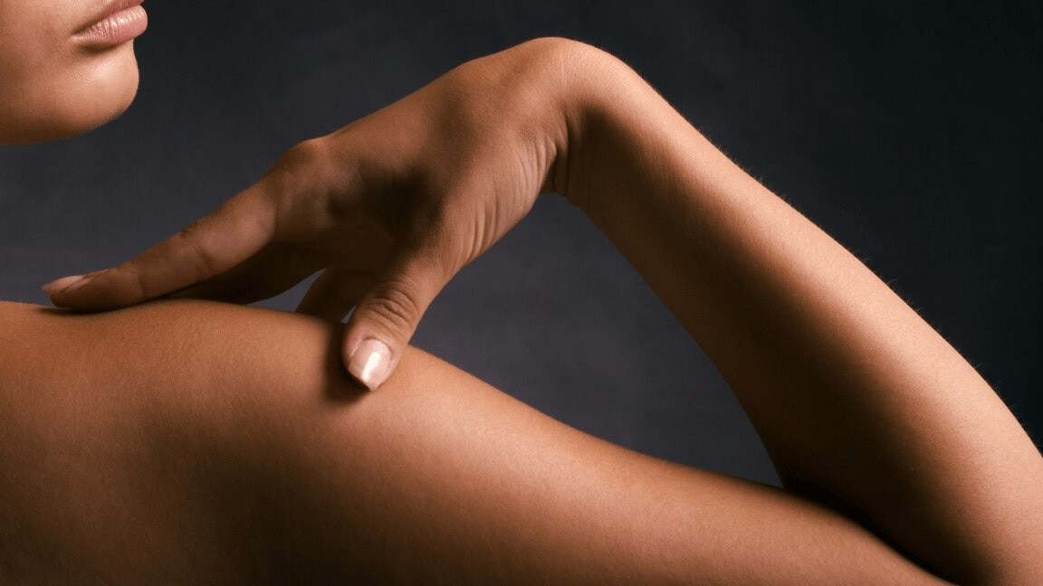 Hands Looking a Bit Too Sun-Loved? Here’s How to Remove Tan from Hands