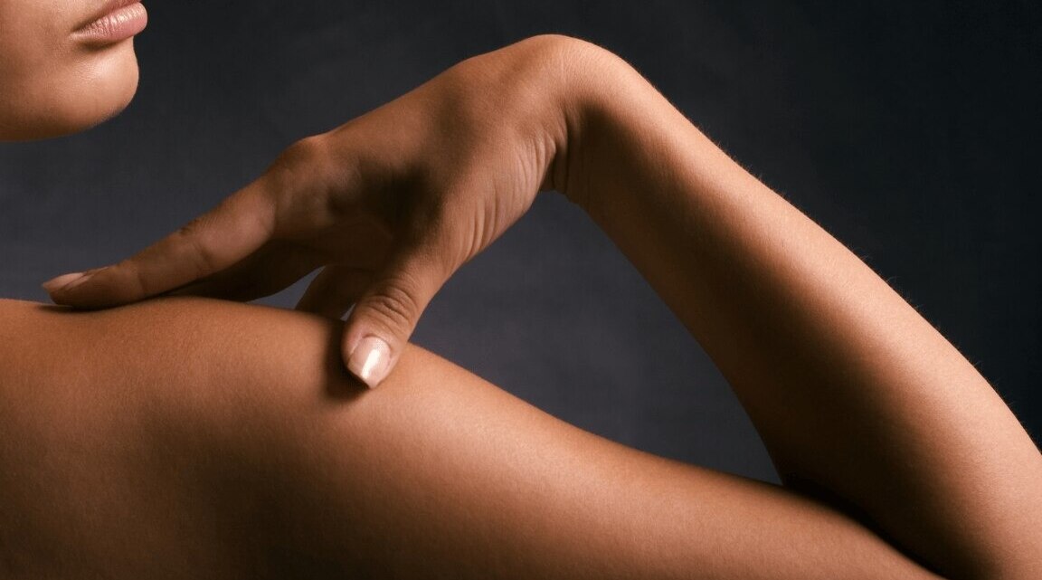 Hands Looking a Bit Too Sun-Loved? Here’s How to Remove Tan from Hands