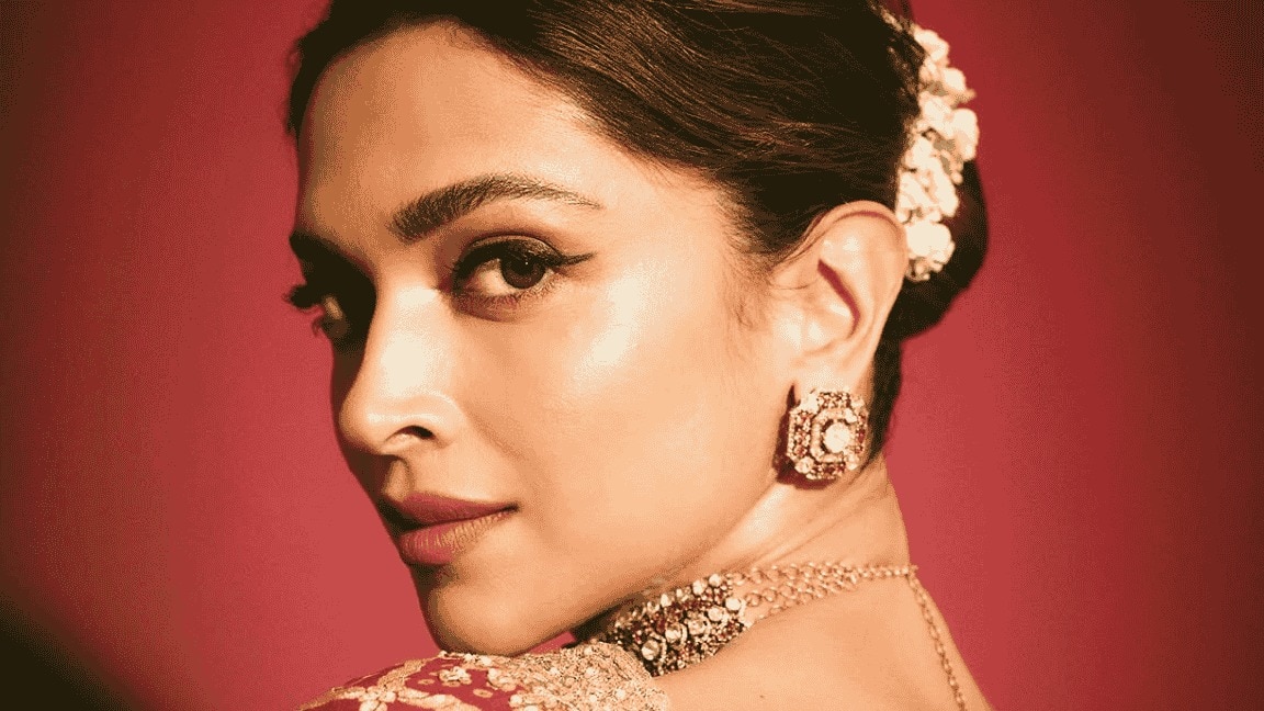 Image of Bridal Makeup for a Red Lehenga: The Ultimate Glam Guide