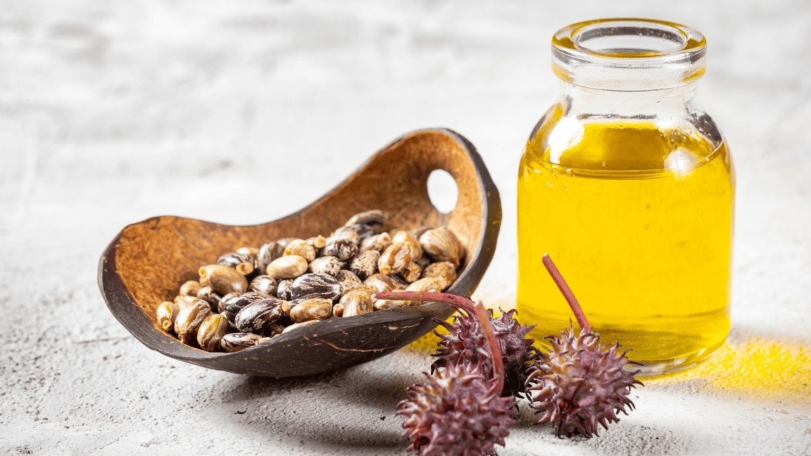 Image of Castor Oil for Dandruff: Benefits, How to Use & Does It Work?
