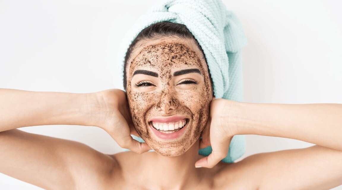 Homemade Face Scrubs for Oily Skin: Best DIY Recipes for Oil Control