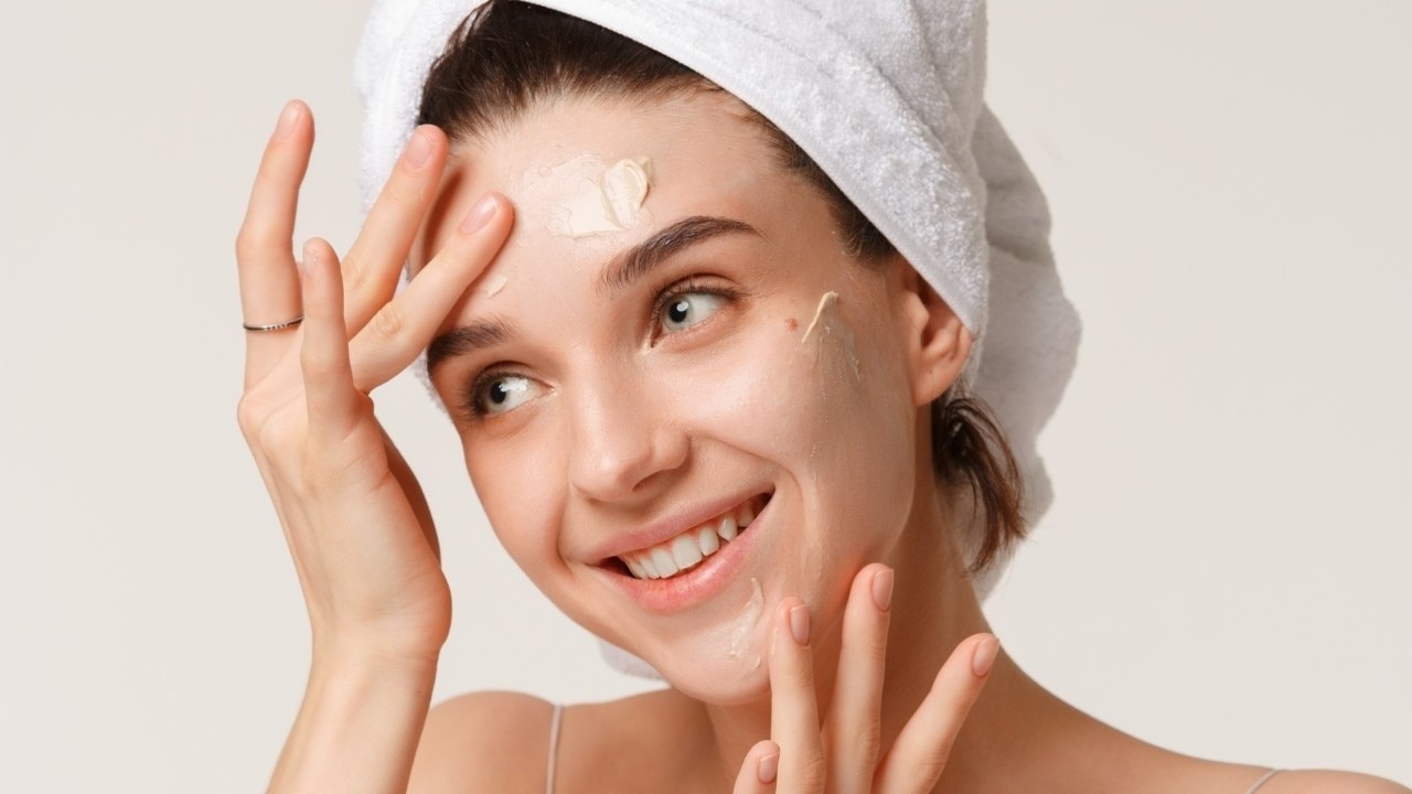 Exfoliate and Moisturize : Natural Ways to Smooth Lip Wrinkles