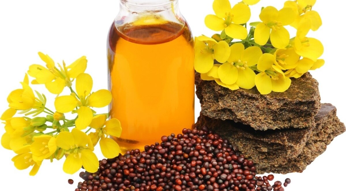 How to apply anti-dandruff hair oil
