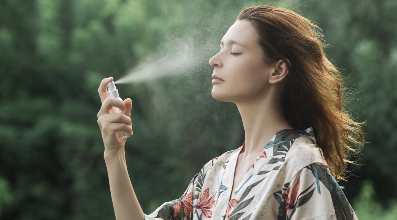 Keep a mist handy to quick fix inflammation