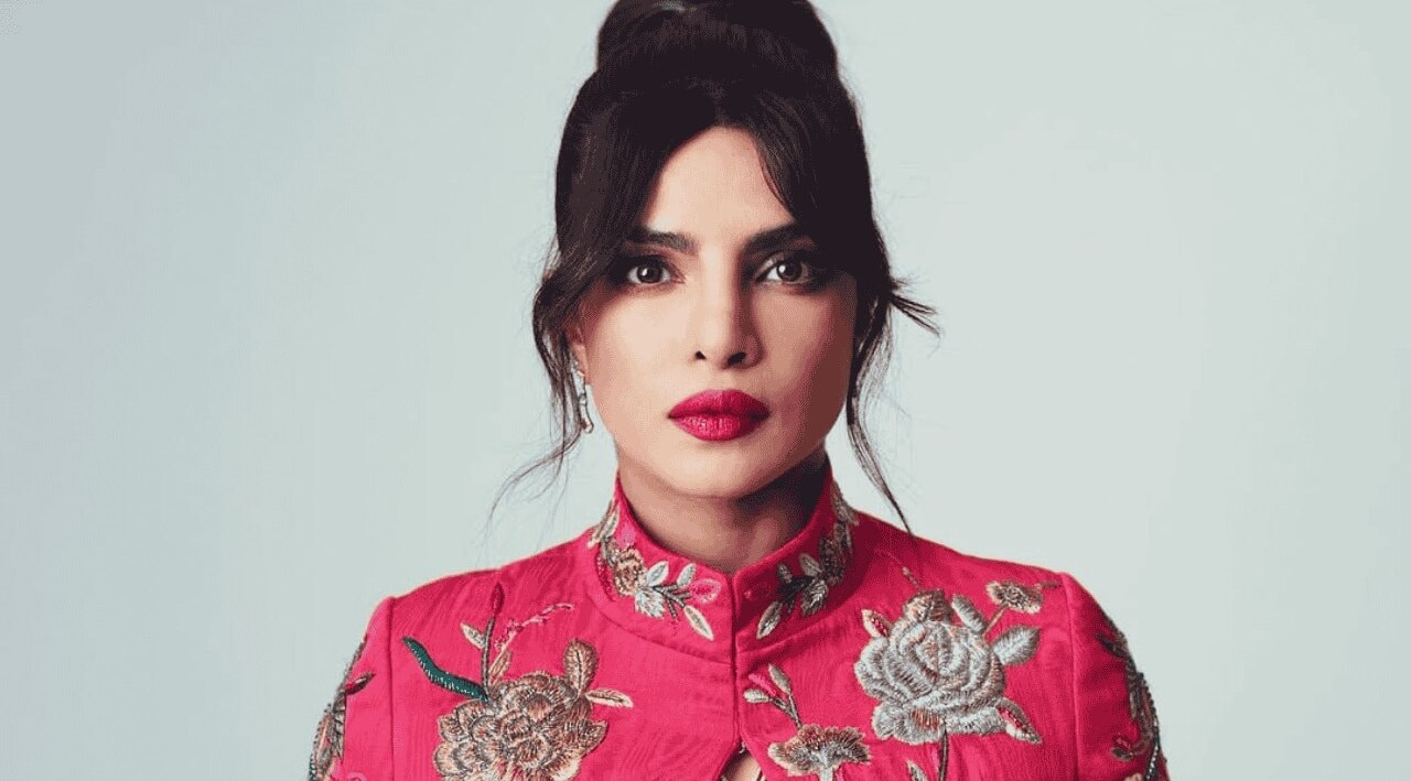 Pink Outfit – Classic Pink or Bold Red Lipstick