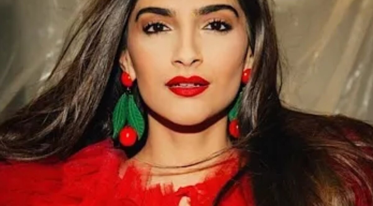 Red Outfit – Brown or Peach Lipstick