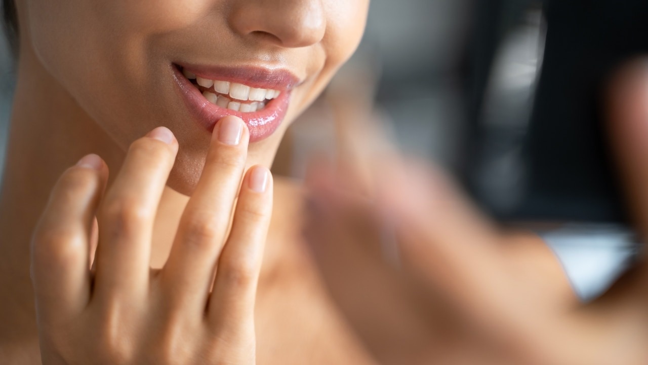 Wear-a-Lip-Balm-with-SPF