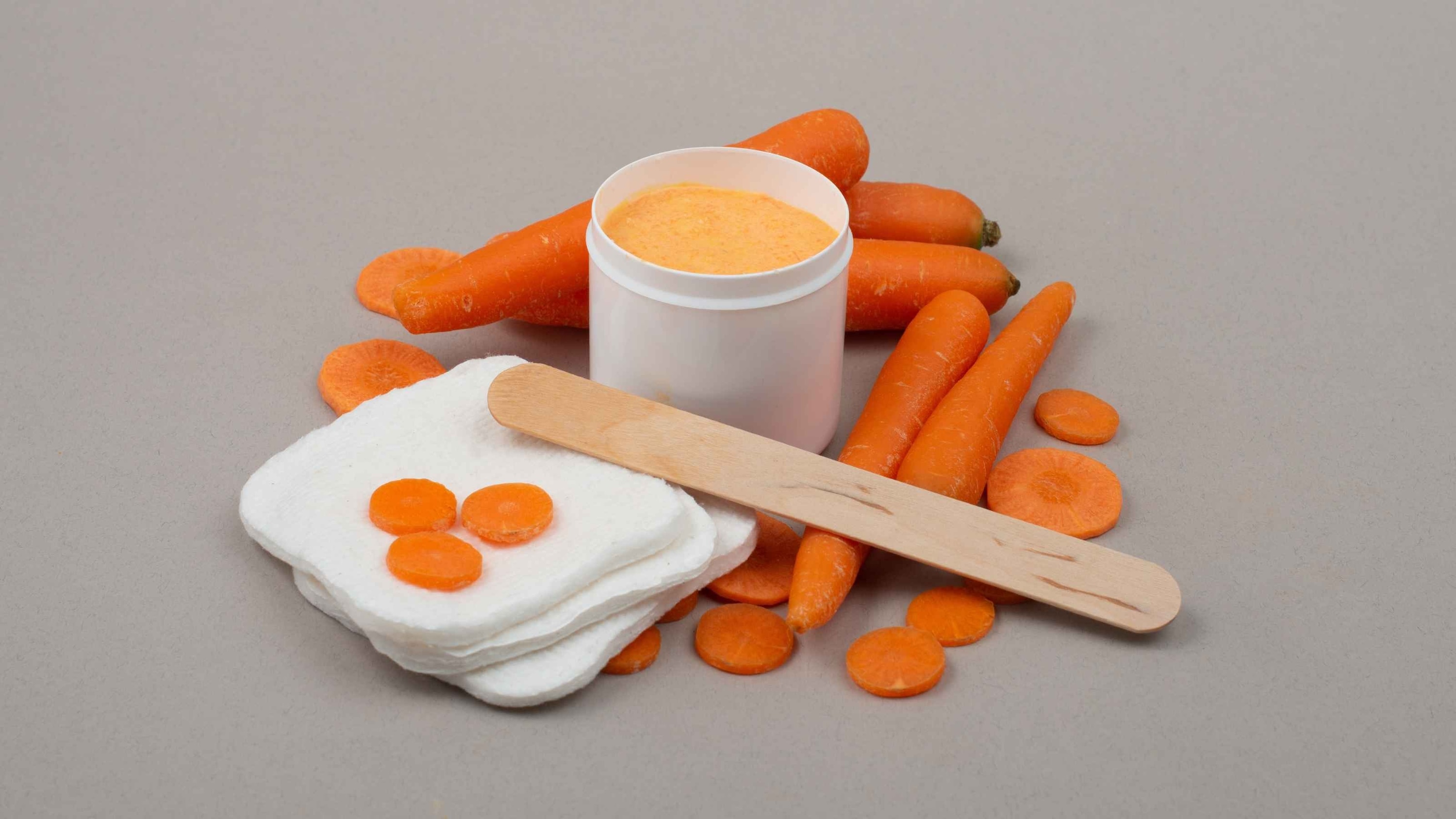 Carrot face pack 