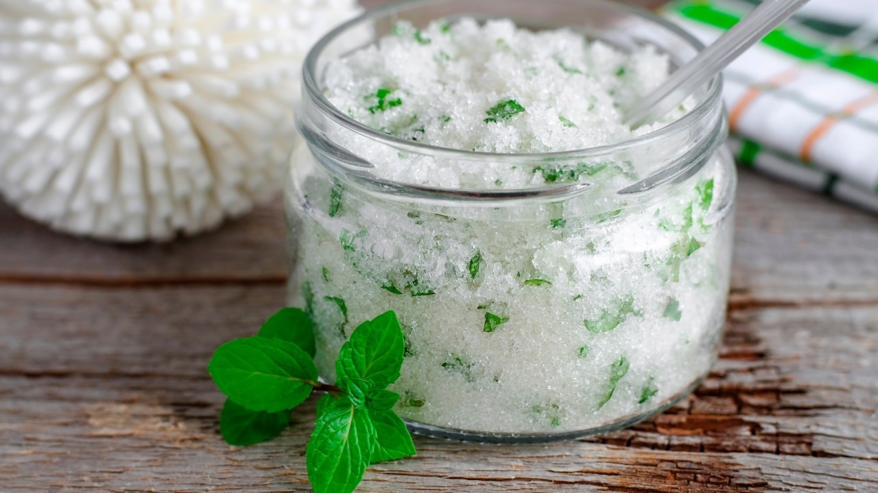 Mint foot scrub