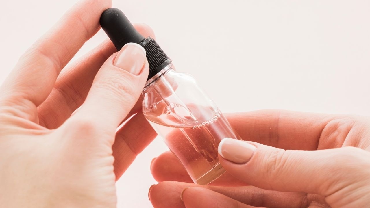 Fix Thick Nail Polish Using Pure Acetone