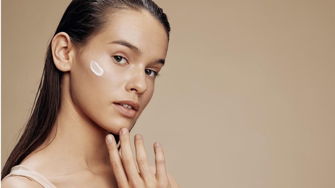 Natural products to treat acne scars