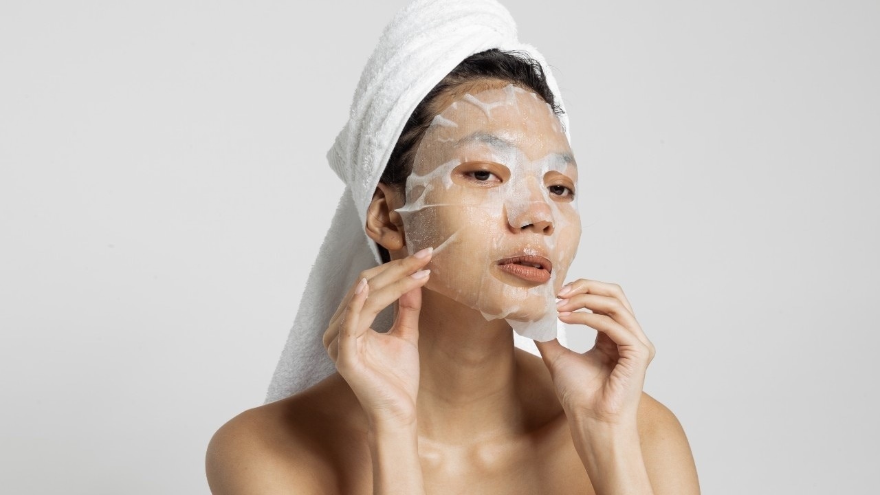 Eat a balanced diet for skin nourishment
