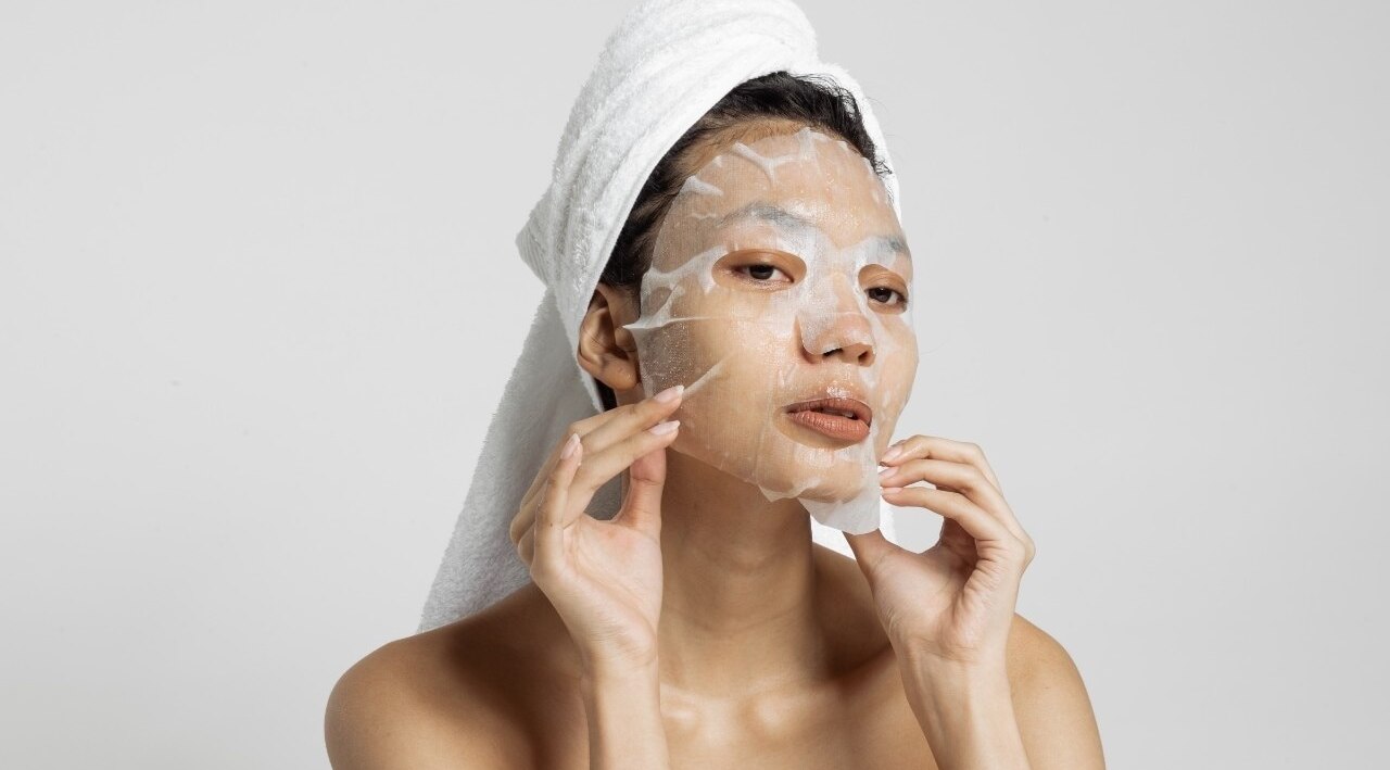 Eat a balanced diet for skin nourishment