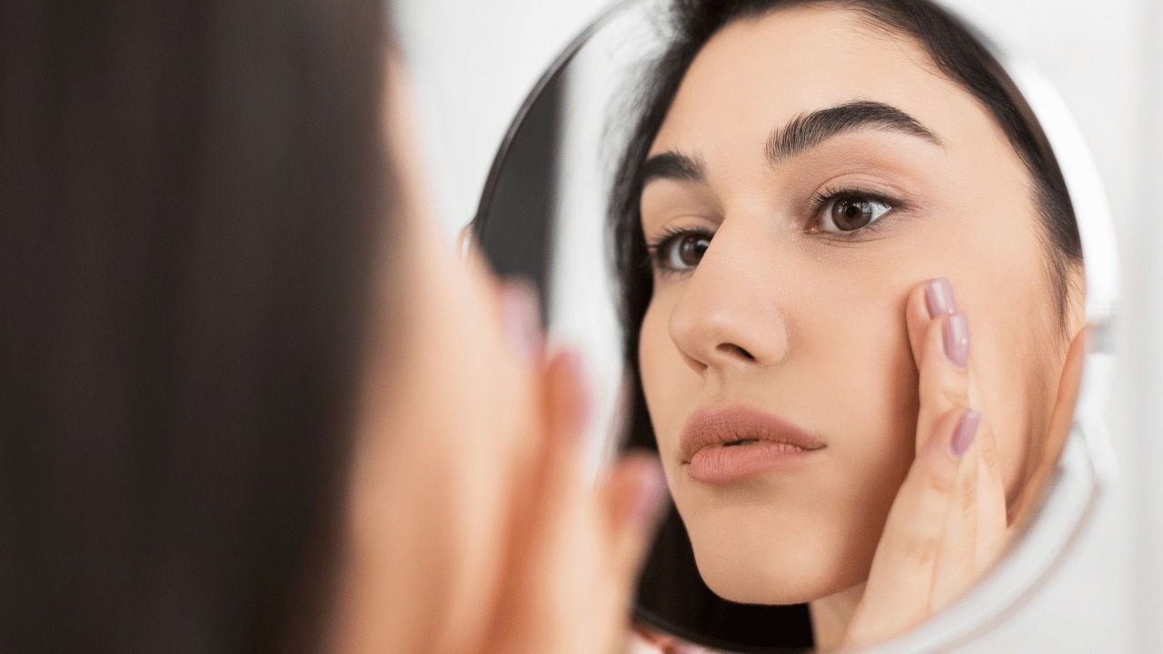 What-causes-facial-warts