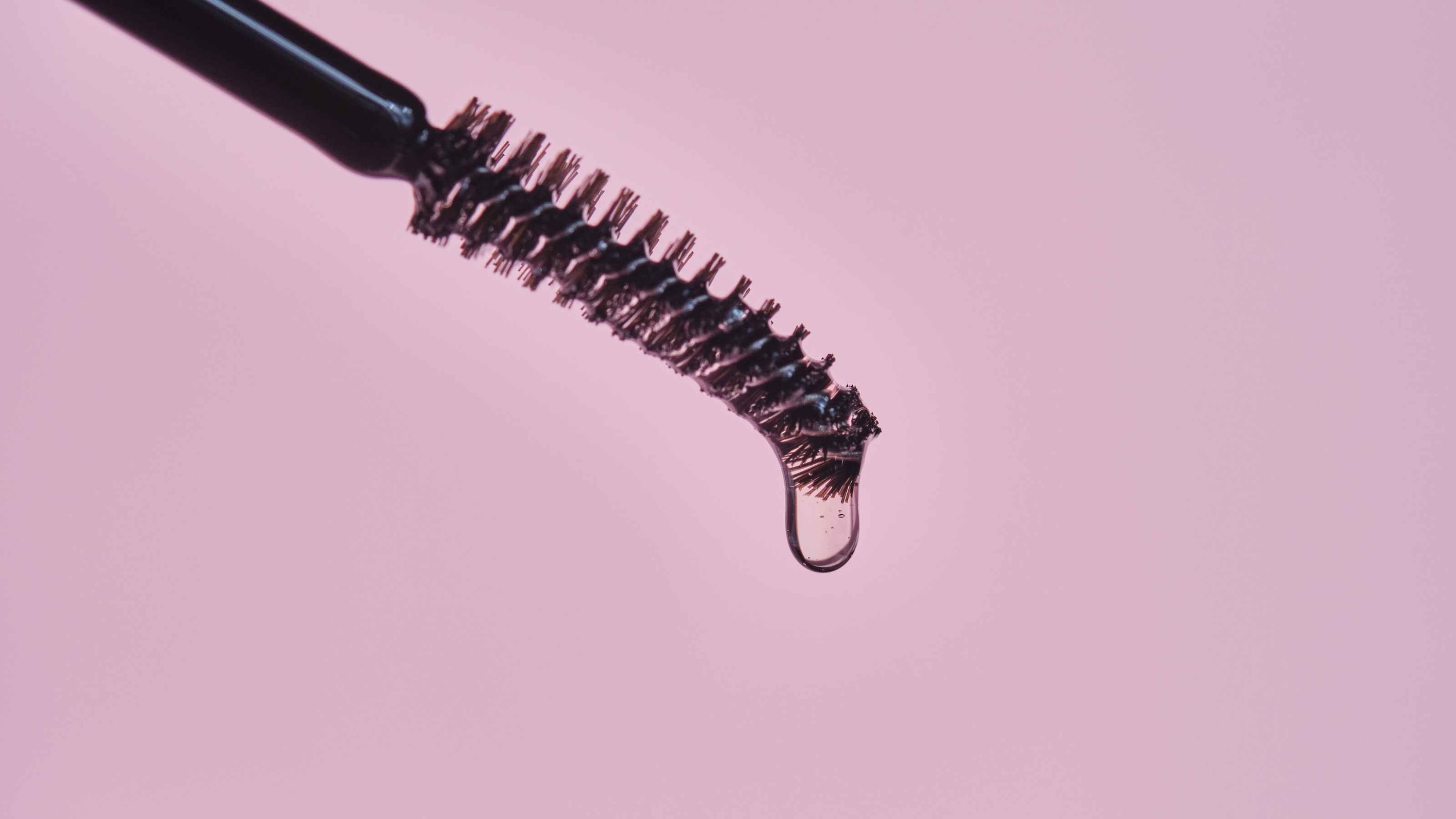 Use a lash primer