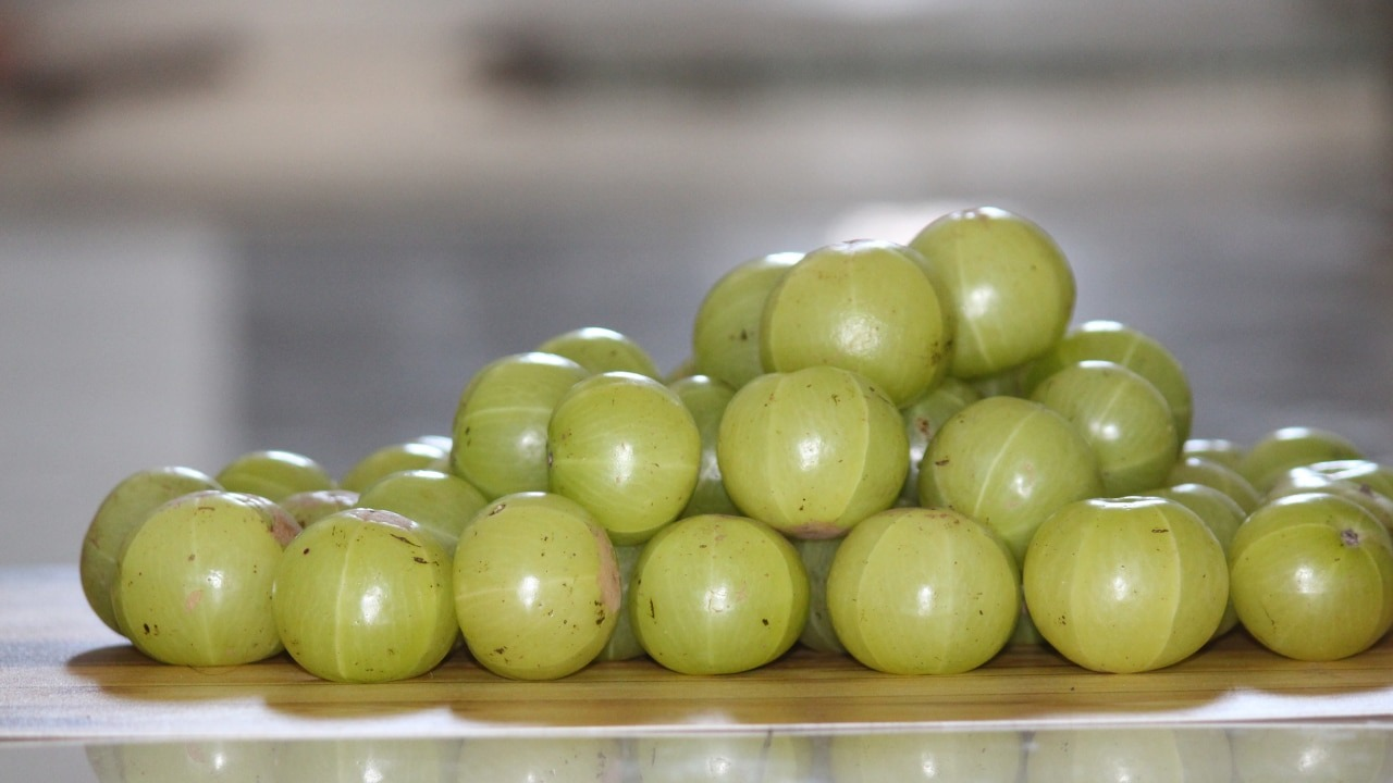 Amla and lemon for hair growth