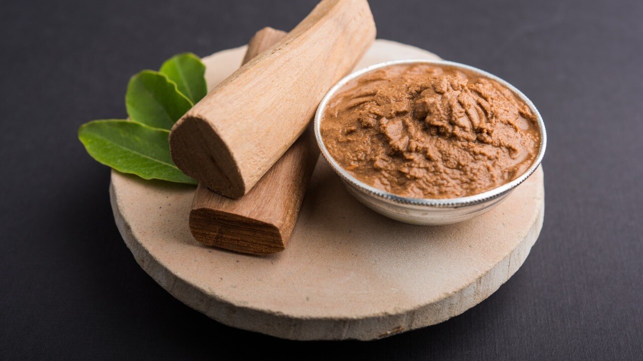 Oily and acne-prone skin—multani mitti + sandalwood + turmeric