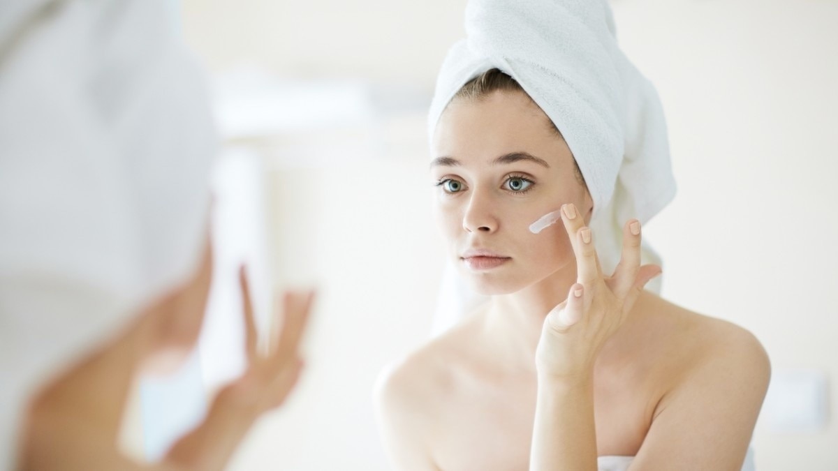 Strengthens the Skin Barrier Against Moisture Loss