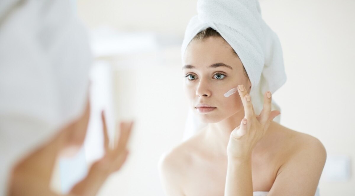 Strengthens the Skin Barrier Against Moisture Loss