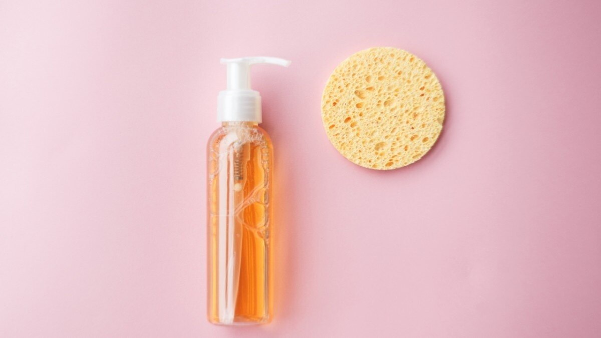 How to Use Cleansing Oil for Clear, Balanced Skin