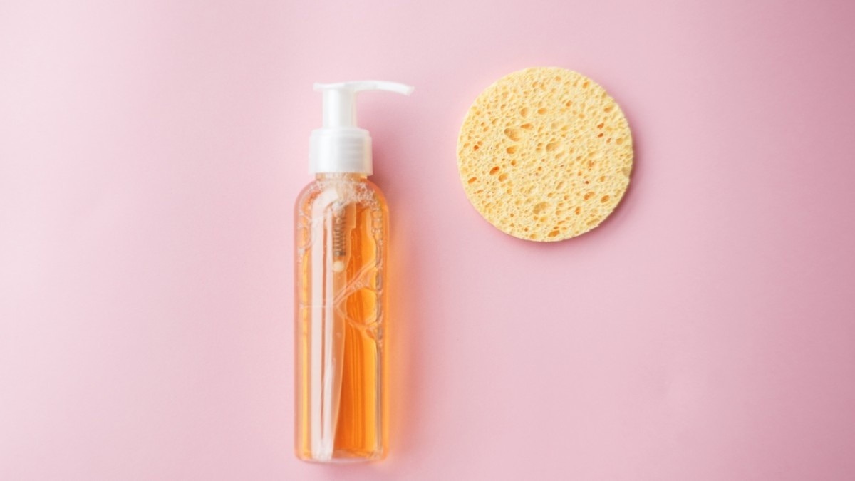 How to Use Cleansing Oil for Clear, Balanced Skin