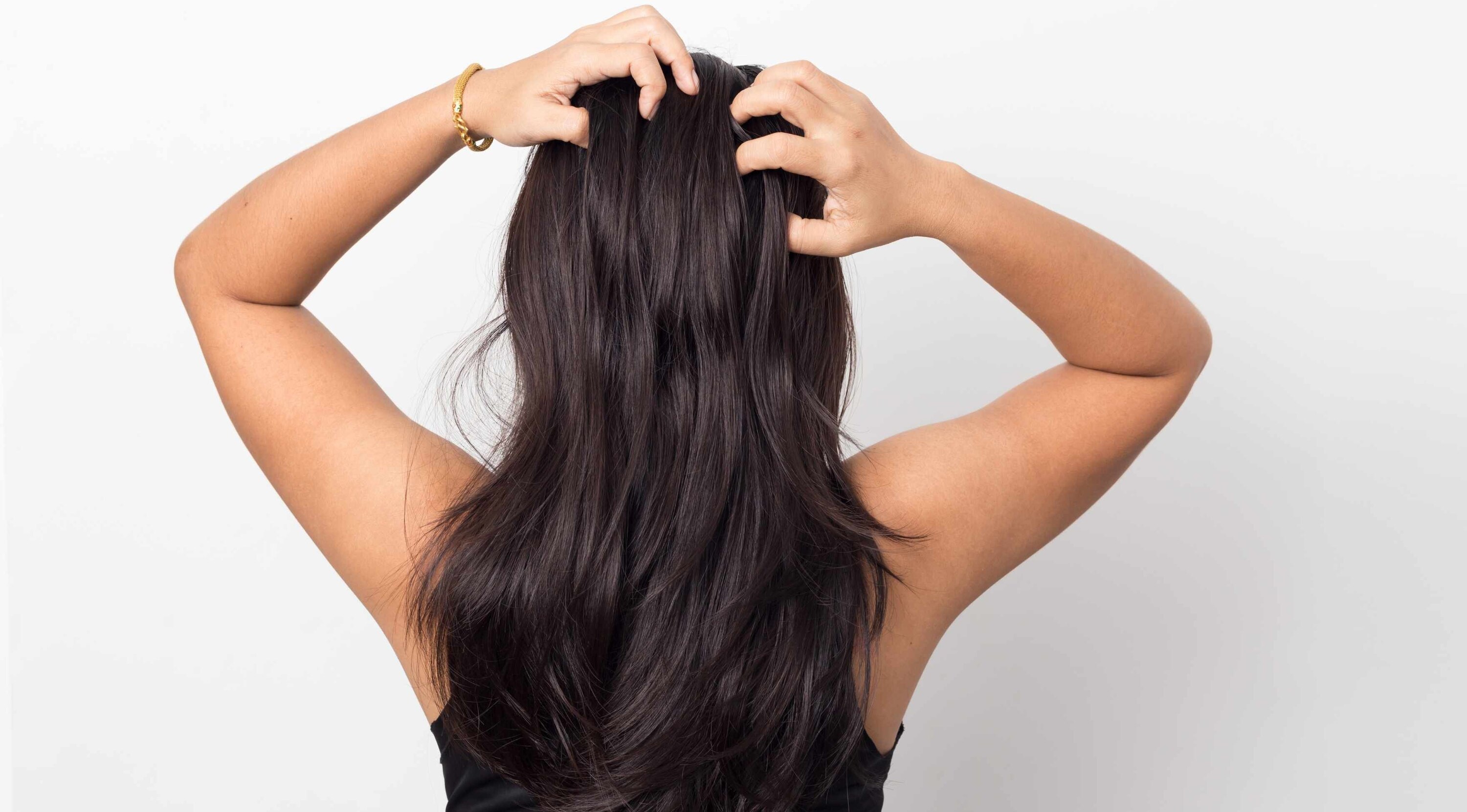 Reduces Frizz and Tames Flyaways
