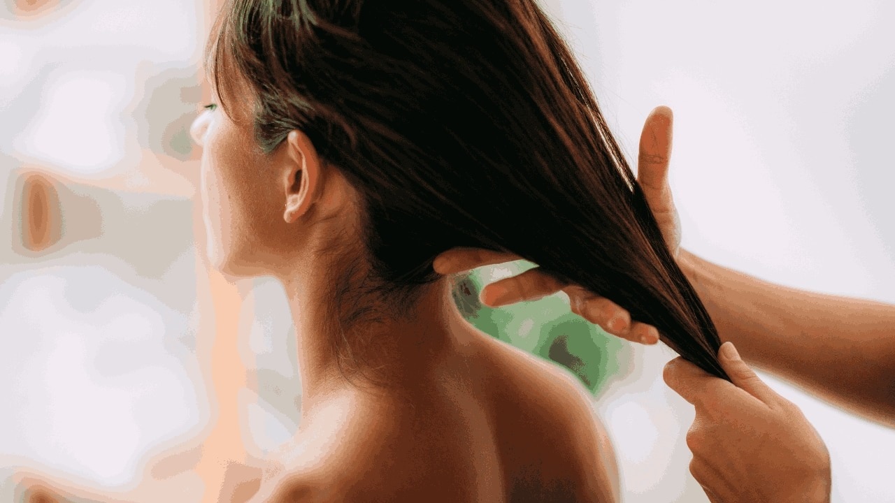 The Science-Backed Benefits of Rosemary Oil for Hair Growth
