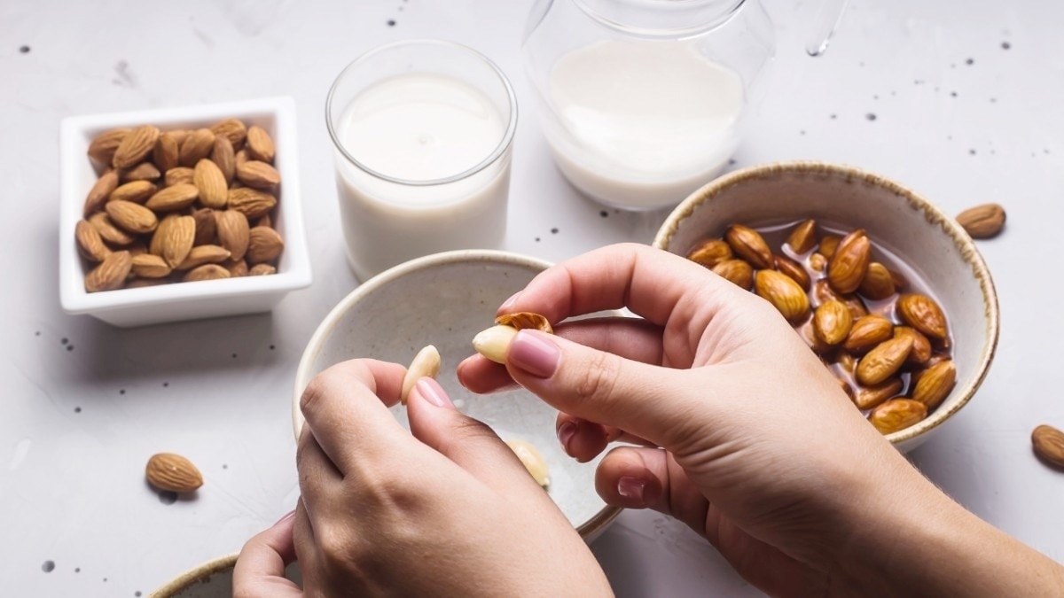 What is the best way to soak almonds