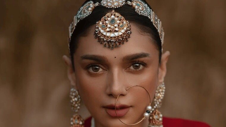 soft-smokey-eyes-with-nude-lips