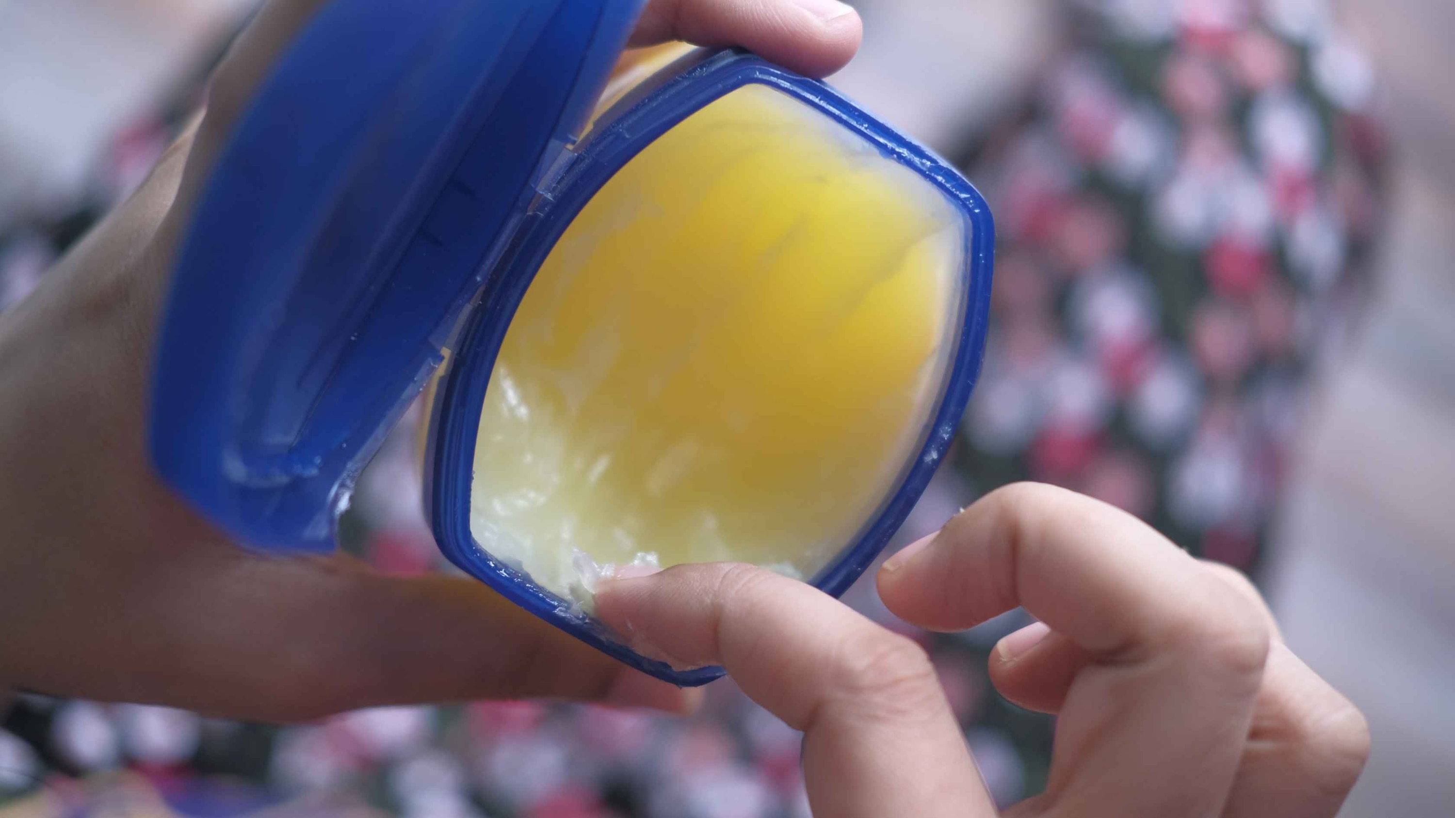 What are the benefits of Vaseline Petroleum Jelly?