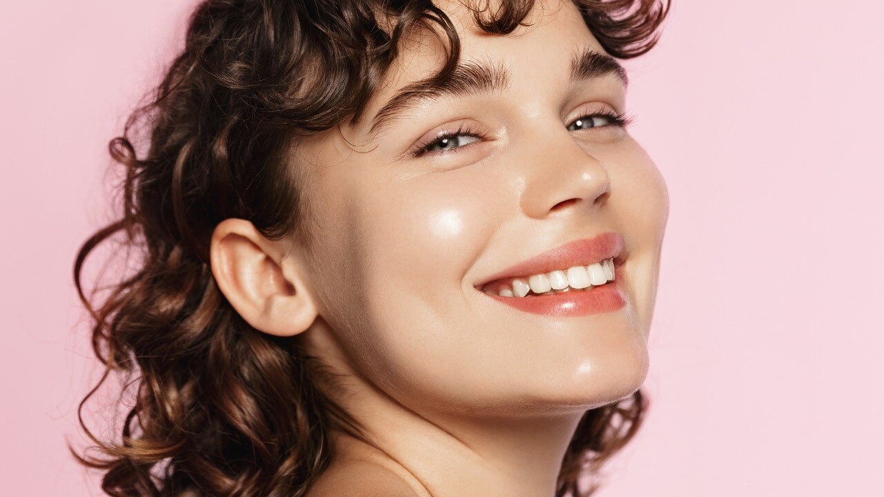 Curly-Wolf-Cut