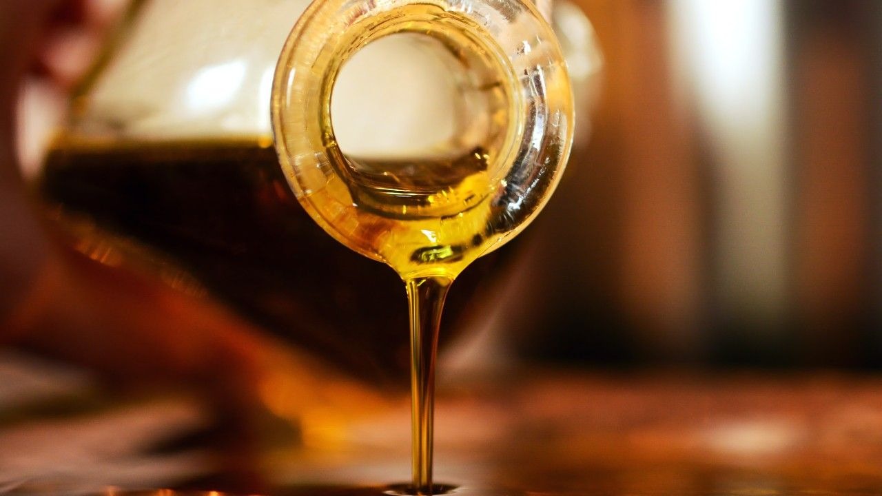 Tips to Maximize Castor Oil Benefits for Dandruff