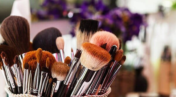Pros And Cons of Makeup brushes