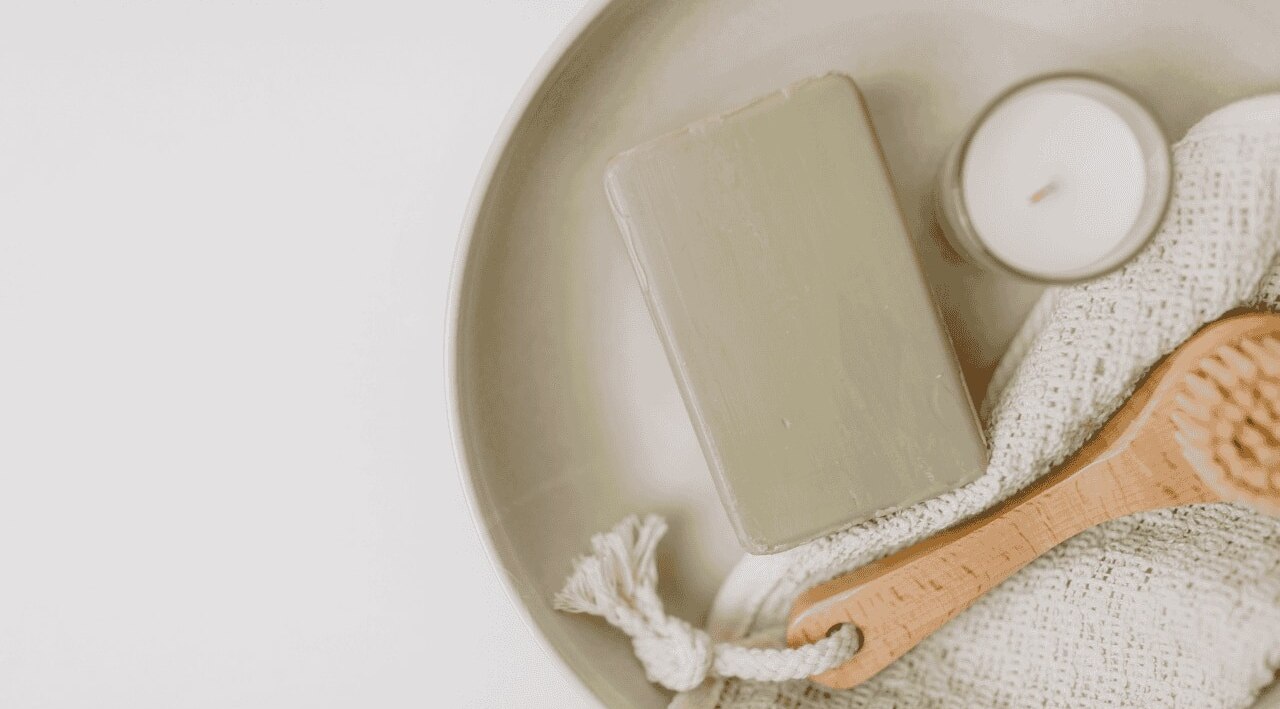 6.-Exfoliate-with-a-damp-cloth