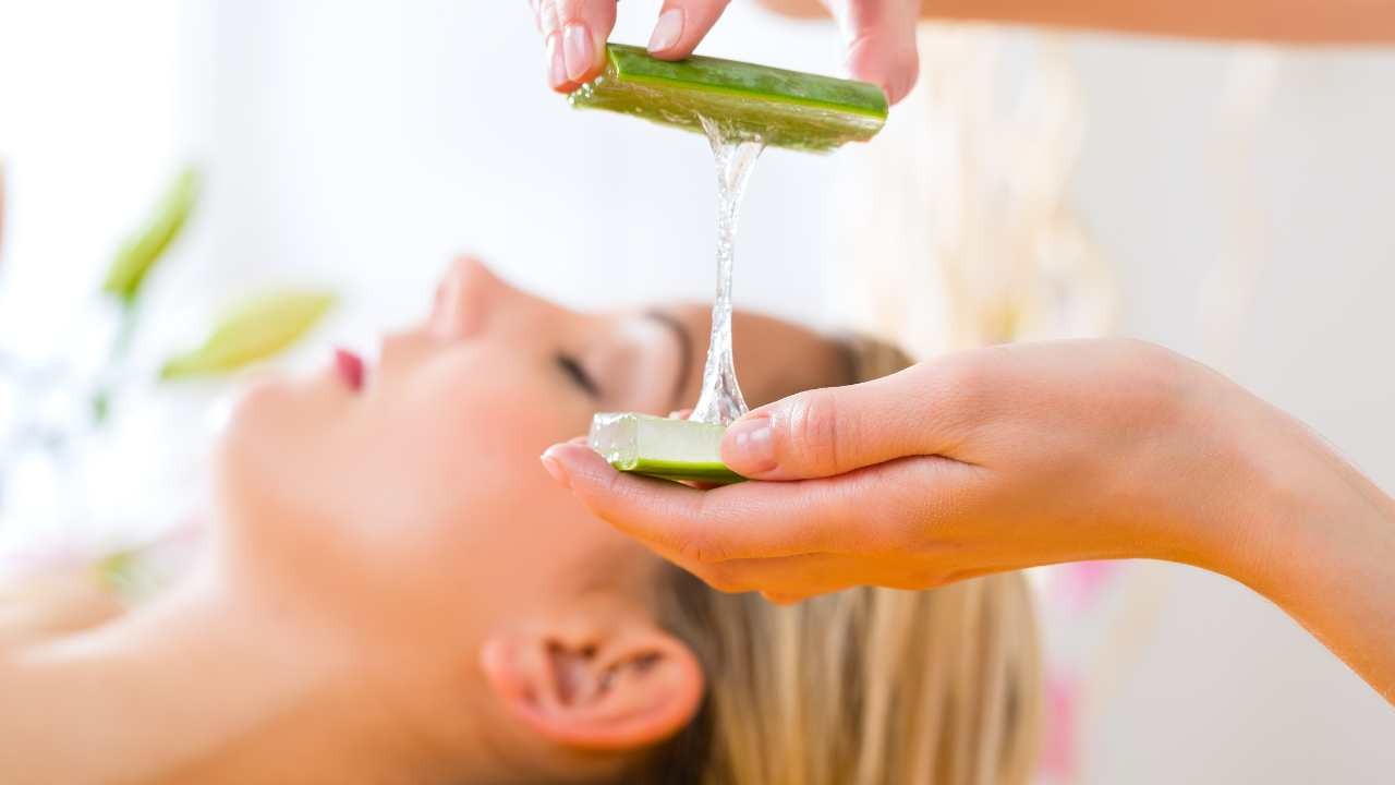Aloe vera massage